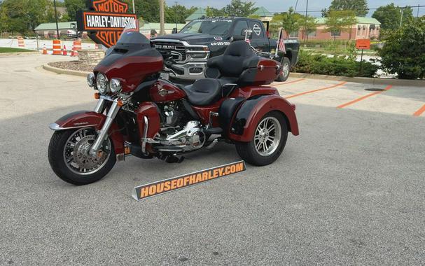 2024 Harley-Davidson® Tri Glide® Ultra Red Rock / Vivid Black