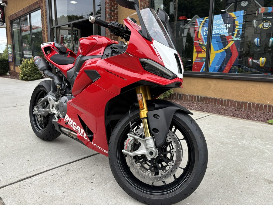 2026 Ducati Panigale V2S Ducati Red - 7560