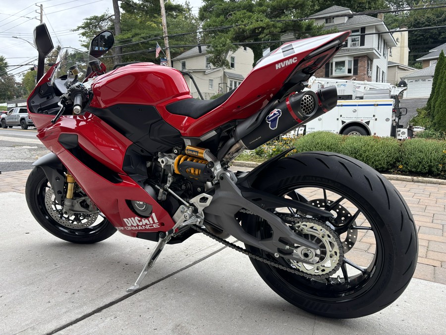 2026 Ducati Panigale V2S Ducati Red - 7560