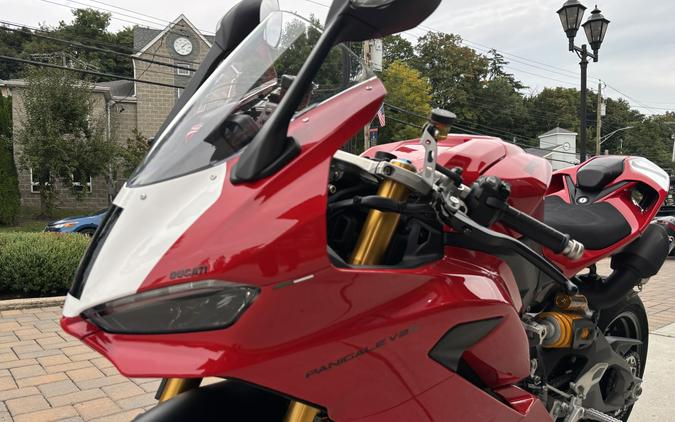 2026 Ducati Panigale V2S Ducati Red - 7560
