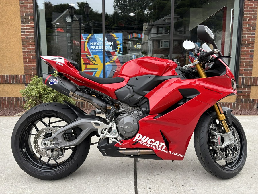 2026 Ducati Panigale V2S Ducati Red - 7560