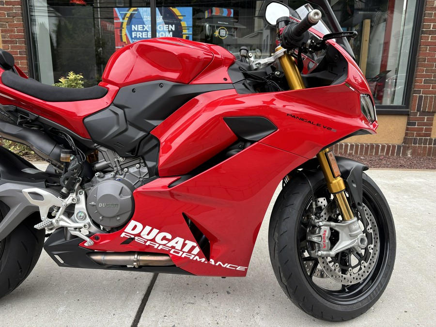 2026 Ducati Panigale V2S Ducati Red - 7560