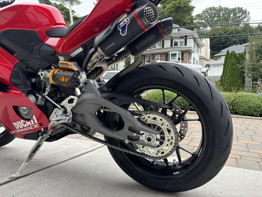 2026 Ducati Panigale V2S Ducati Red - 7560