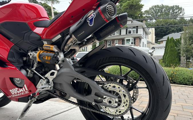 2026 Ducati Panigale V2S Ducati Red - 7560