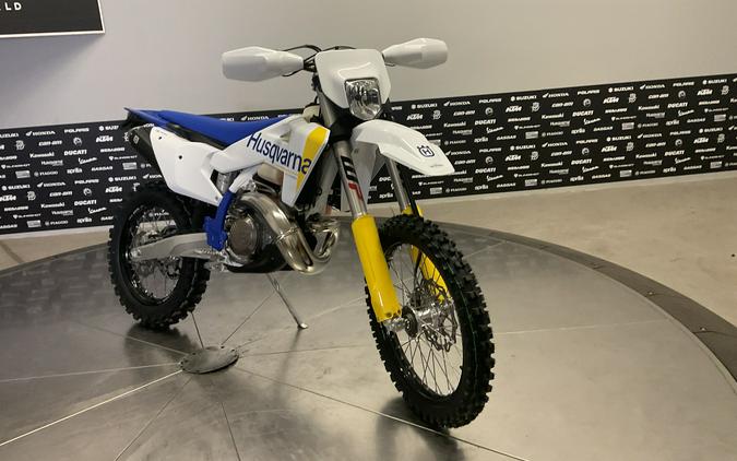 2027 HUSQVARNA TE 300 - 040258Q
