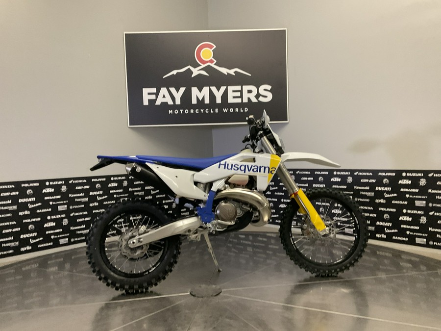 2027 HUSQVARNA TE 300 - 040258Q