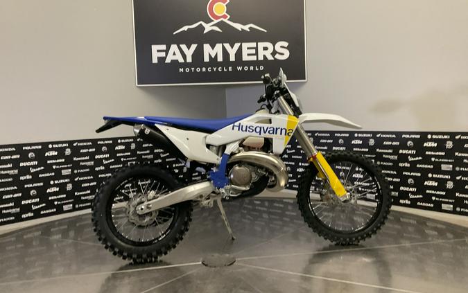 2027 HUSQVARNA TE 300 - 040258Q