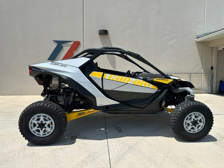 2024 Can-Am™ Maverick R Base