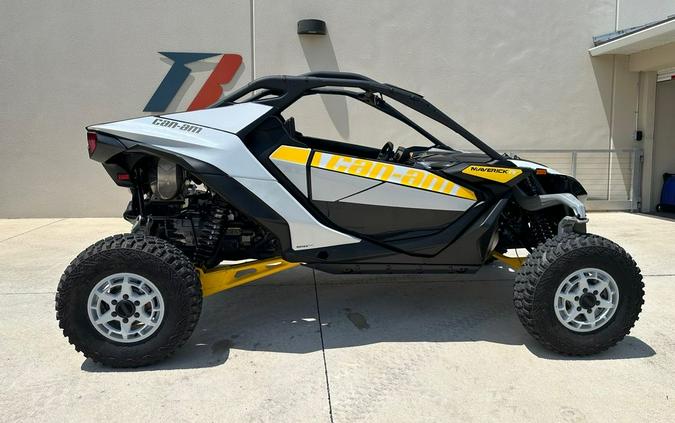 2024 Can-Am™ Maverick R Base