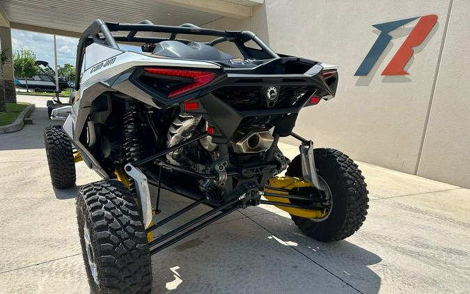 2024 Can-Am™ Maverick R Base