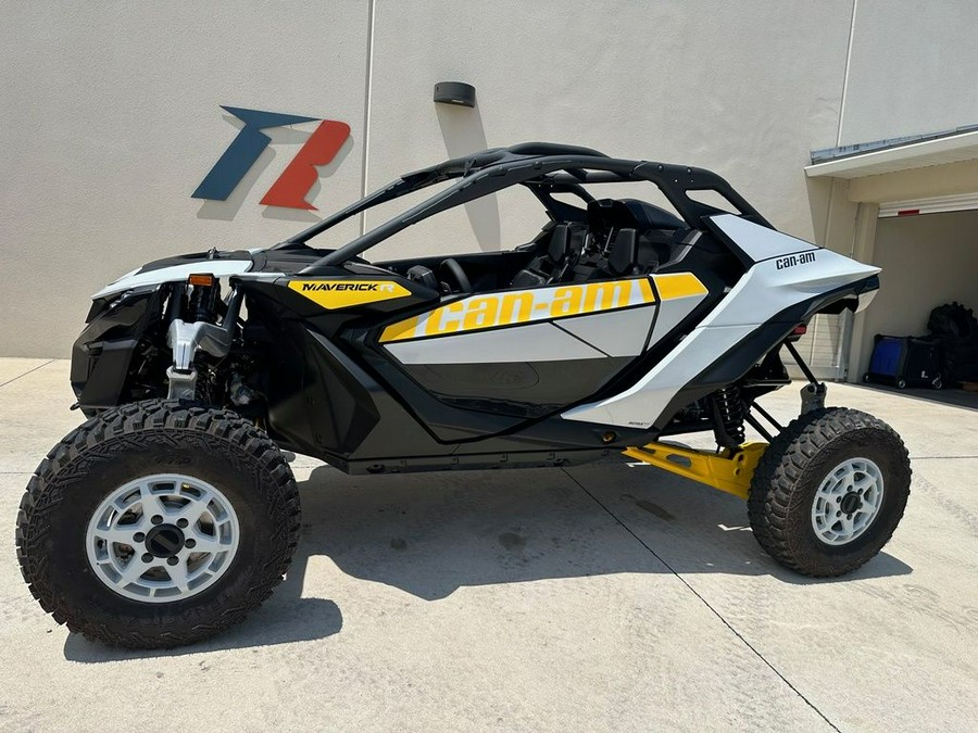 2024 Can-Am™ Maverick R Base