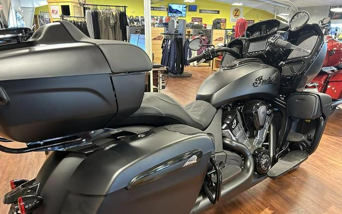 2024 Indian Motorcycle® Pursuit® Dark Horse® with PowerBand Audio Package Black Smoke