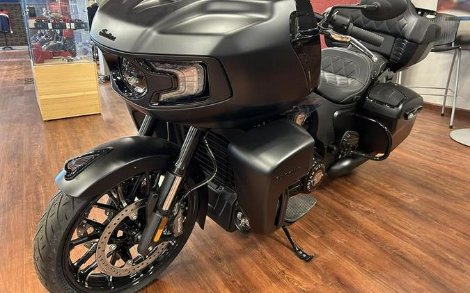 2024 Indian Motorcycle® Pursuit® Dark Horse® with PowerBand Audio Package Black Smoke