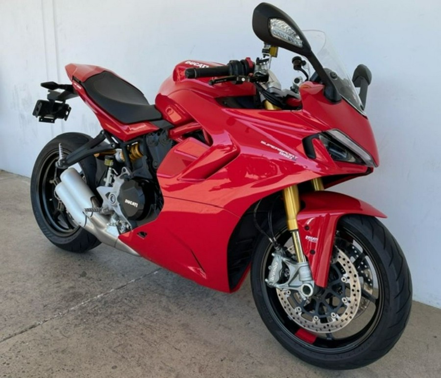 2021 Ducati SuperSport 950 S Ducati Red fairing