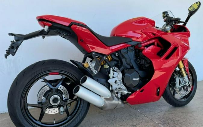 2021 Ducati SuperSport 950 S Ducati Red fairing