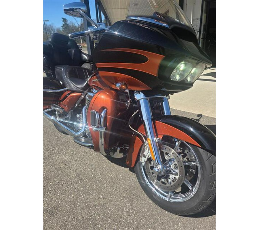 2015 Harley-Davidson CVO™ Road Glide® Ultra