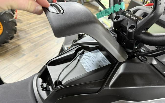 2025 Can-Am Outlander X mr 1000R Hyper Silver & Legion Red