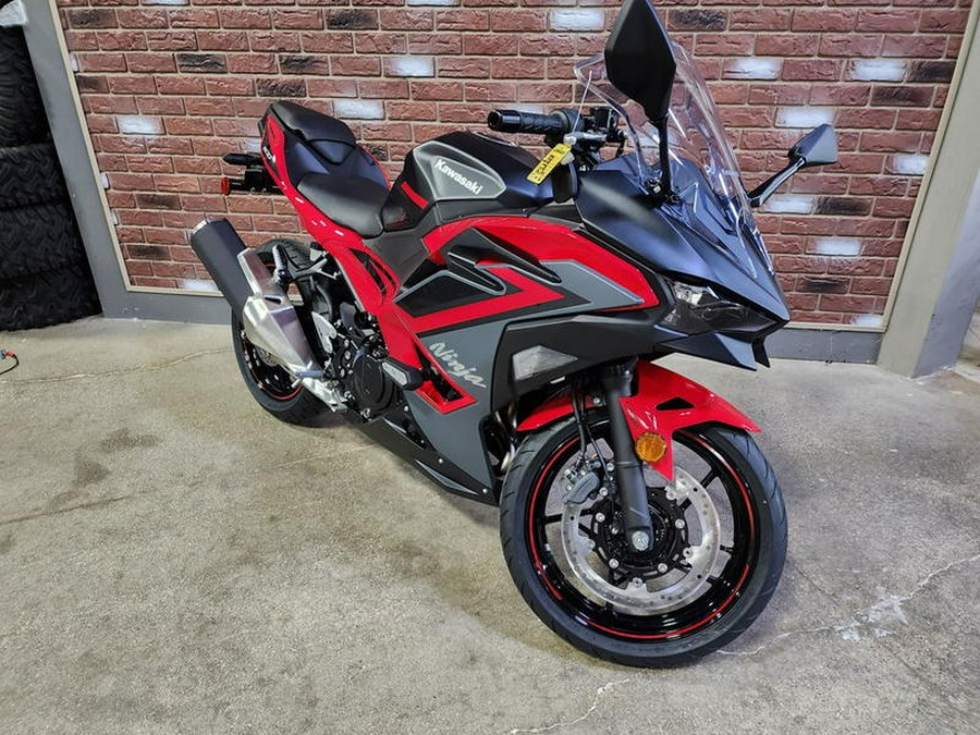 2025 Kawasaki Ninja® 500 SE ABS