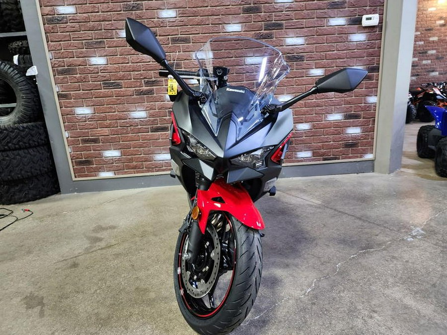 2025 Kawasaki Ninja® 500 SE ABS