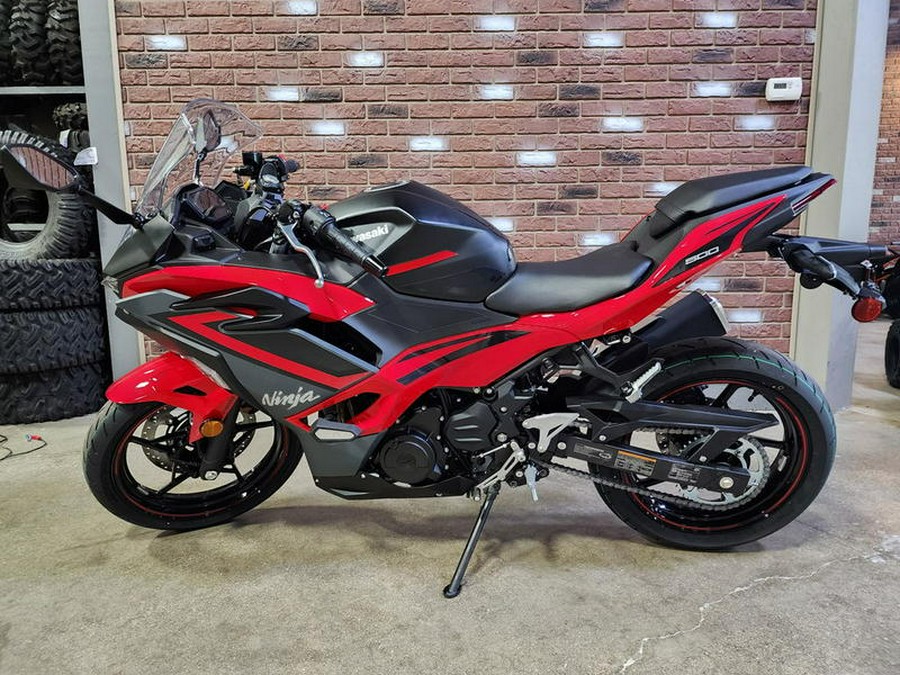 2025 Kawasaki Ninja® 500 SE ABS