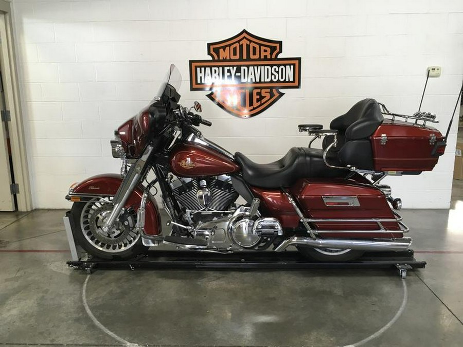 2010 Harley-Davidson® FLHTC - Electra Glide® Classic