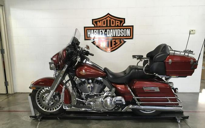 2010 Harley-Davidson® FLHTC - Electra Glide® Classic