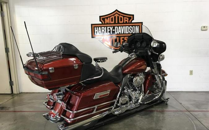 2010 Harley-Davidson® FLHTC - Electra Glide® Classic