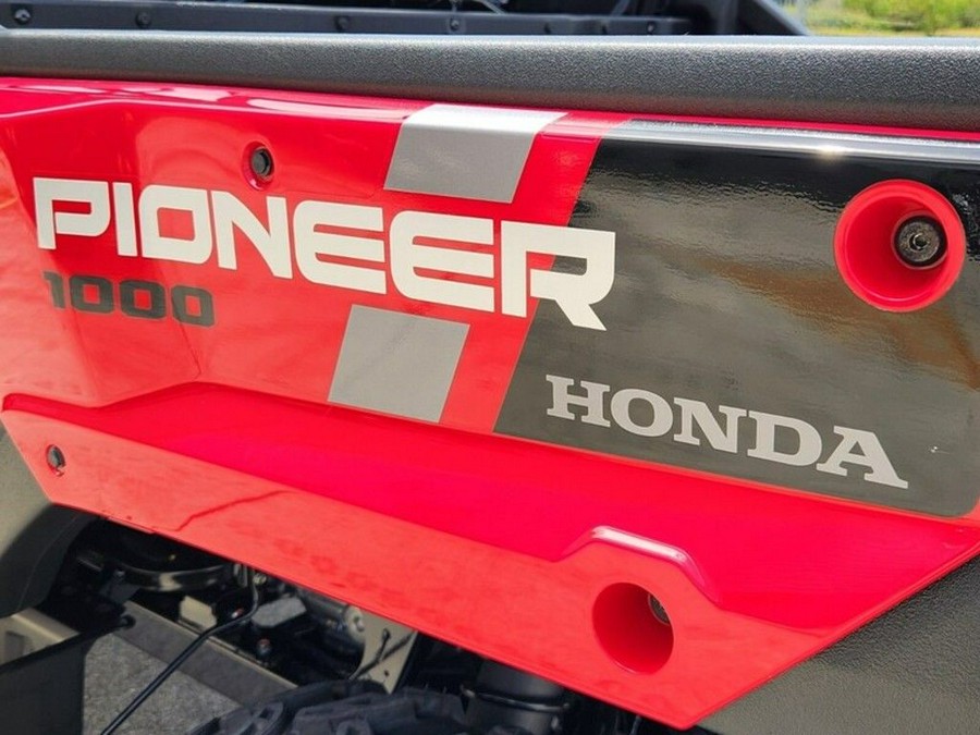 2025 Honda Pioneer 1000-6 Crew Deluxe