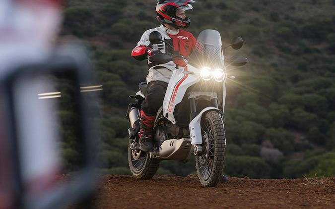 2026 Ducati DesertX Star White Silk - 7638