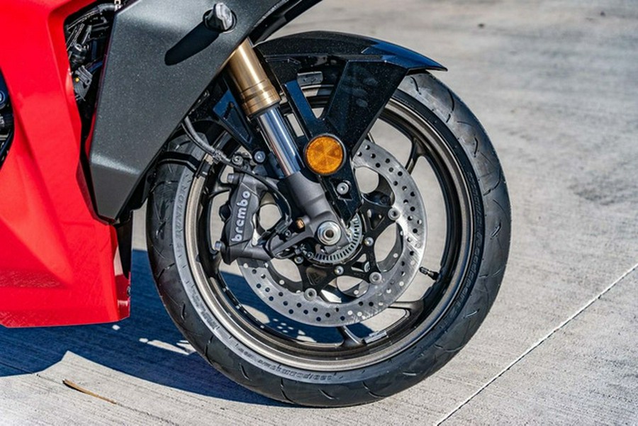 2024 Suzuki GSX-S1000GT Plus