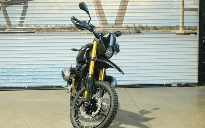 2026 BMW R 12 G/S Night Black Matte