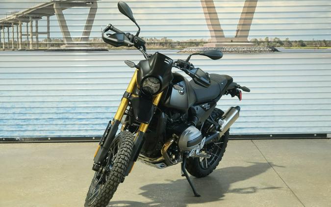 2026 BMW R 12 G/S Night Black Matte