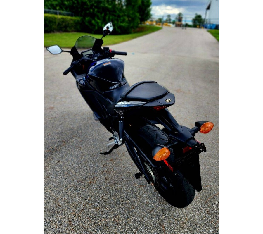2021 Yamaha YZF-R3 Monster Energy MotoGp Edition