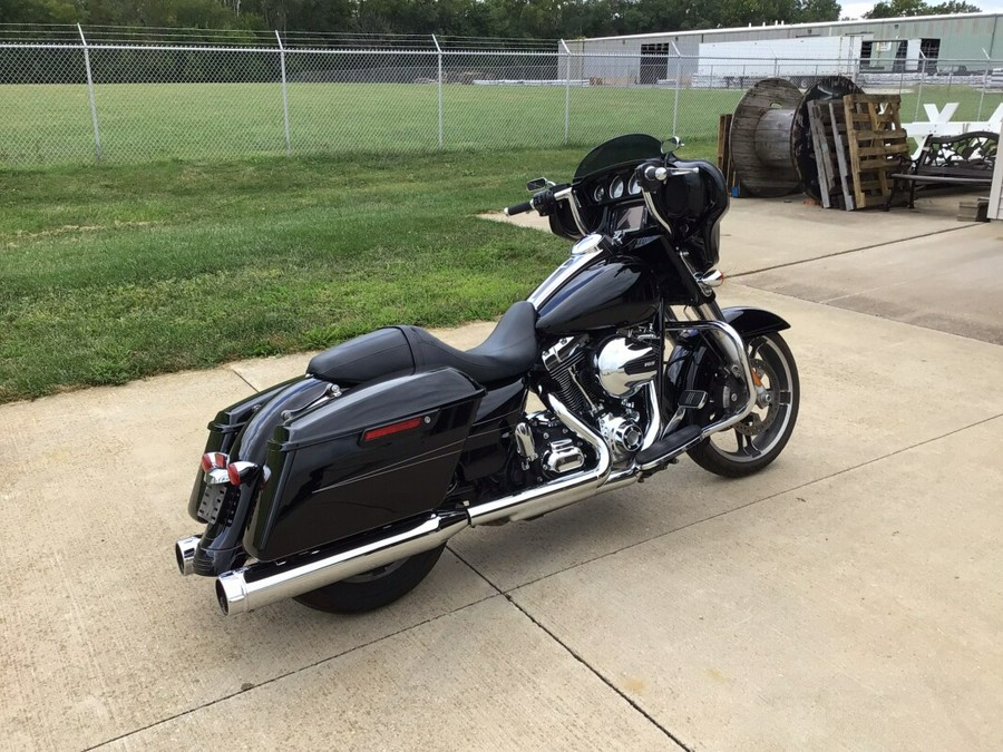 2016FLHXS Street Glide® Special