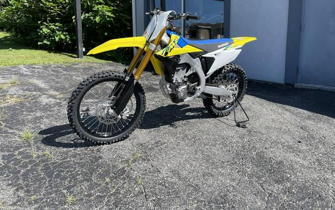 2024 Suzuki RM-Z450 First Look [with RM Army Kit]