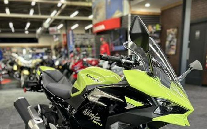 2026 Kawasaki Ninja® 500 SE ABS