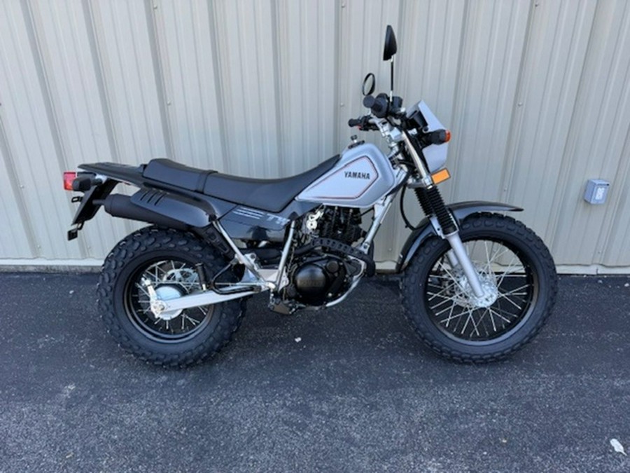 2027 Yamaha TW200