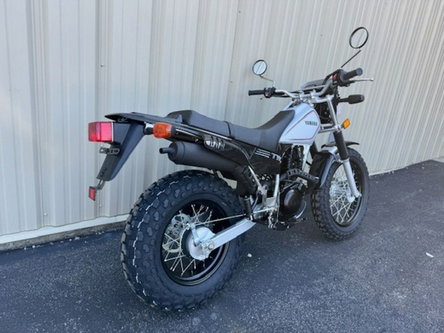 2027 Yamaha TW200