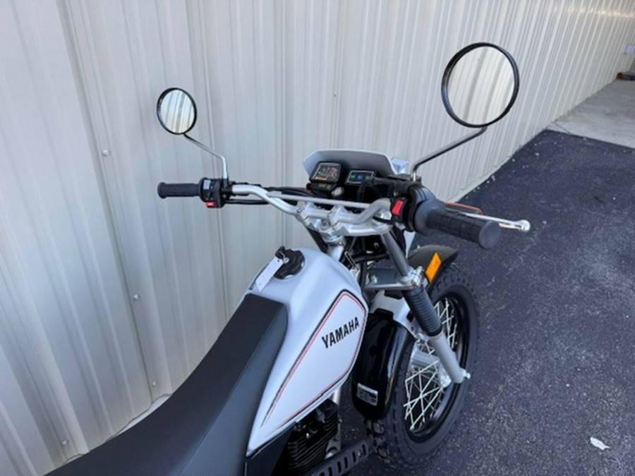 2027 Yamaha TW200