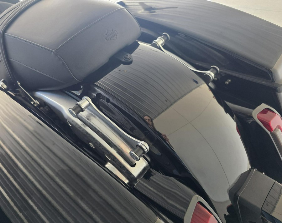 2025 Harley-Davidson® Road Glide® Vivid Black