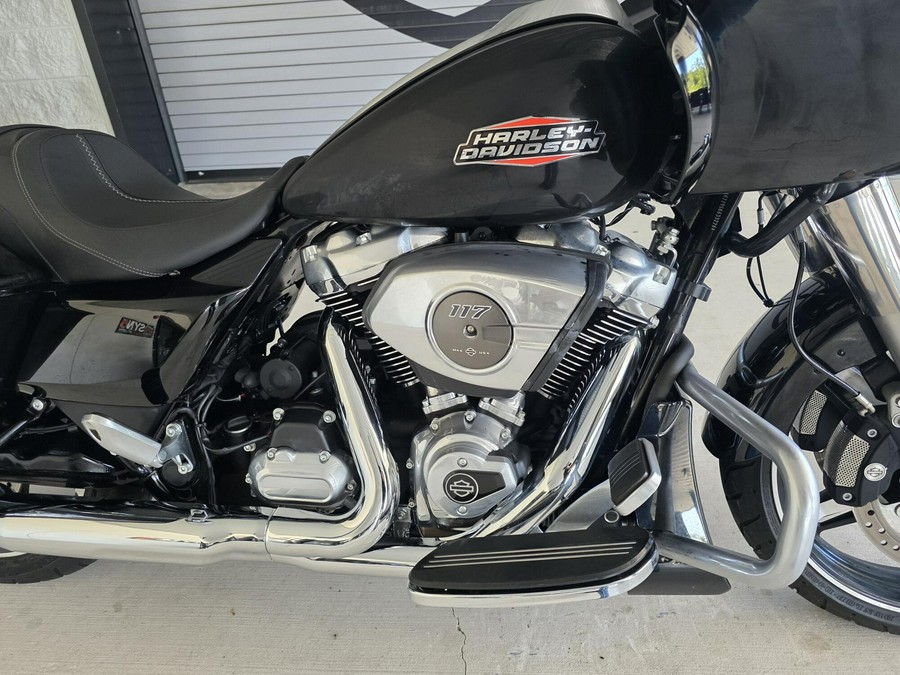 2025 Harley-Davidson® Road Glide® Vivid Black