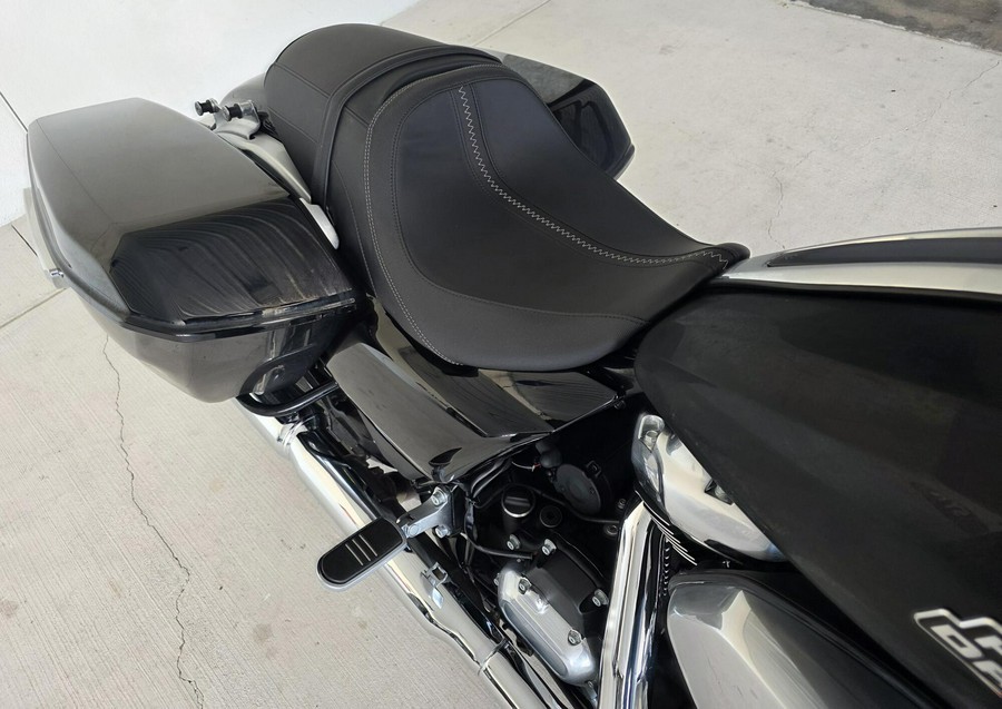 2025 Harley-Davidson® Road Glide® Vivid Black