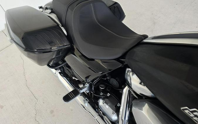 2025 Harley-Davidson® Road Glide® Vivid Black