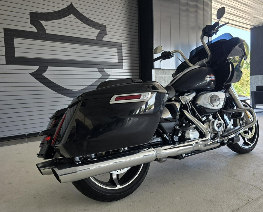 2025 Harley-Davidson® Road Glide® Vivid Black