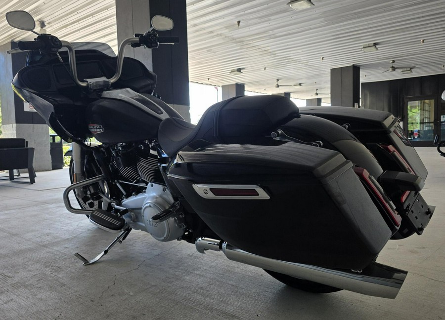 2025 Harley-Davidson® Road Glide® Vivid Black