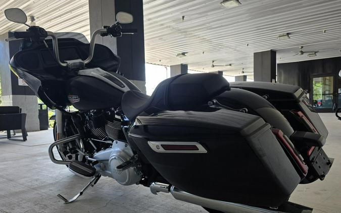 2025 Harley-Davidson® Road Glide® Vivid Black