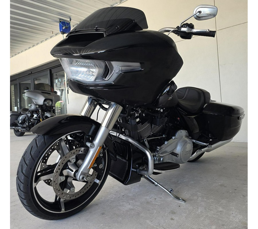 2025 Harley-Davidson® Road Glide® Vivid Black