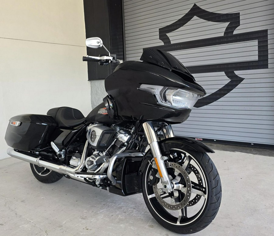 2025 Harley-Davidson® Road Glide® Vivid Black
