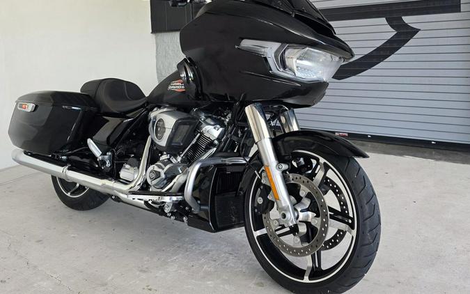 2025 Harley-Davidson® Road Glide® Vivid Black