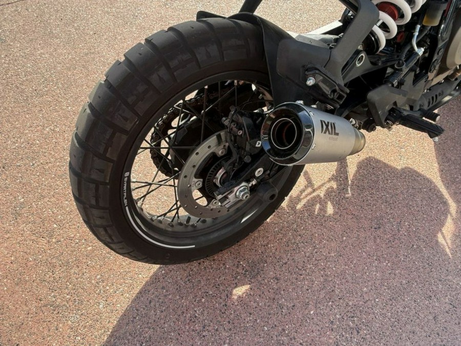 2024 Husqvarna SVARTPILEN 401